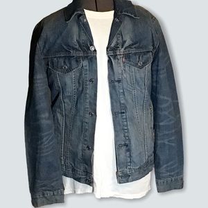 NWT Irregular Levi’s Flannel Lined Trucker Jacket